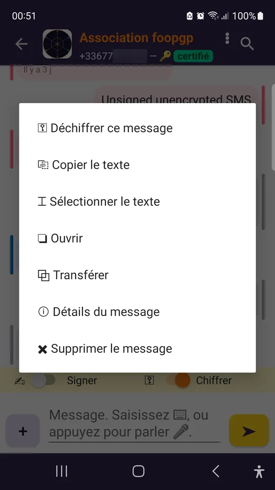 L'appui long sur un message chiffré.